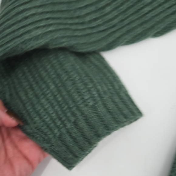 Levi's Forest Green Crewneck Sweater - Picture 4 of 11